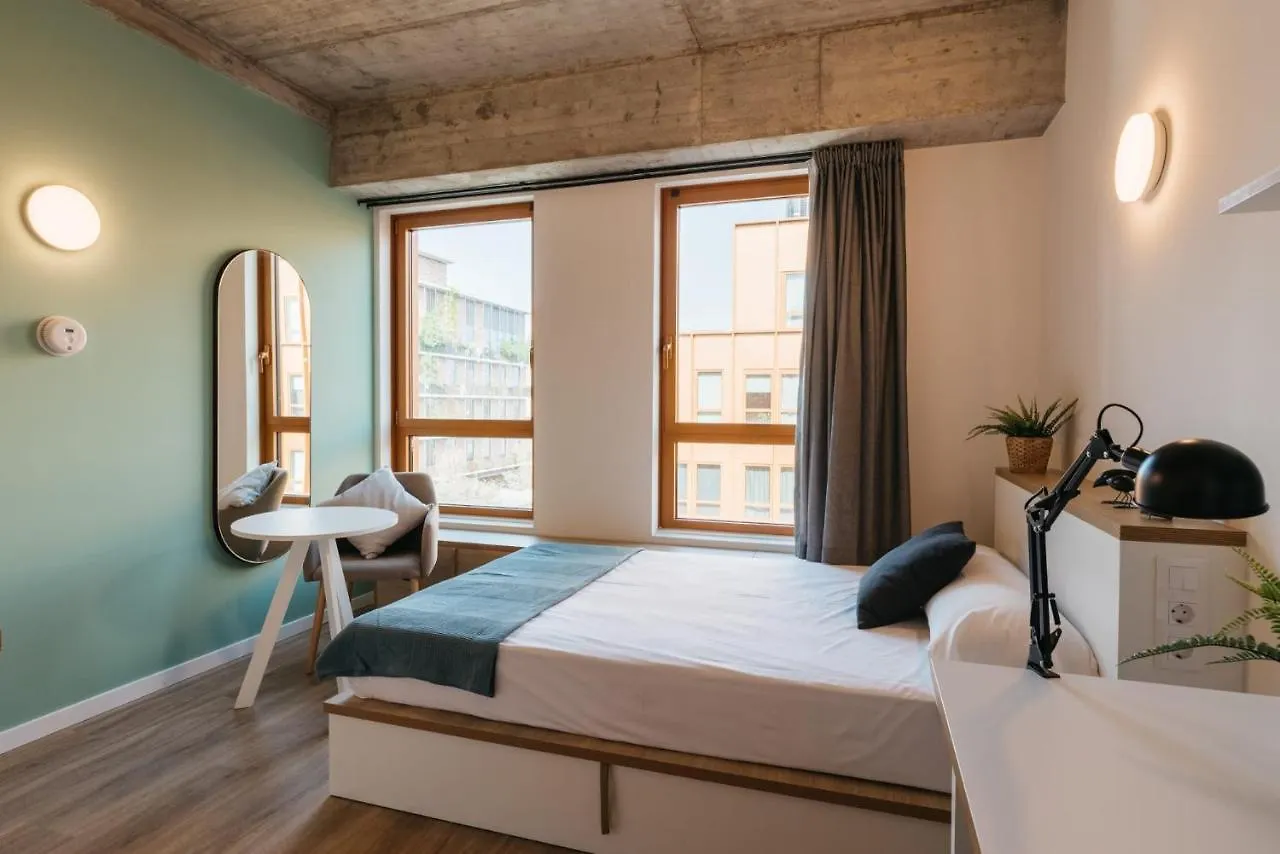 For Students Studying In Barcelona Only - Stunning Spacious Studios And Private Rooms At Pallars Student Accommodation 0*,  西班牙