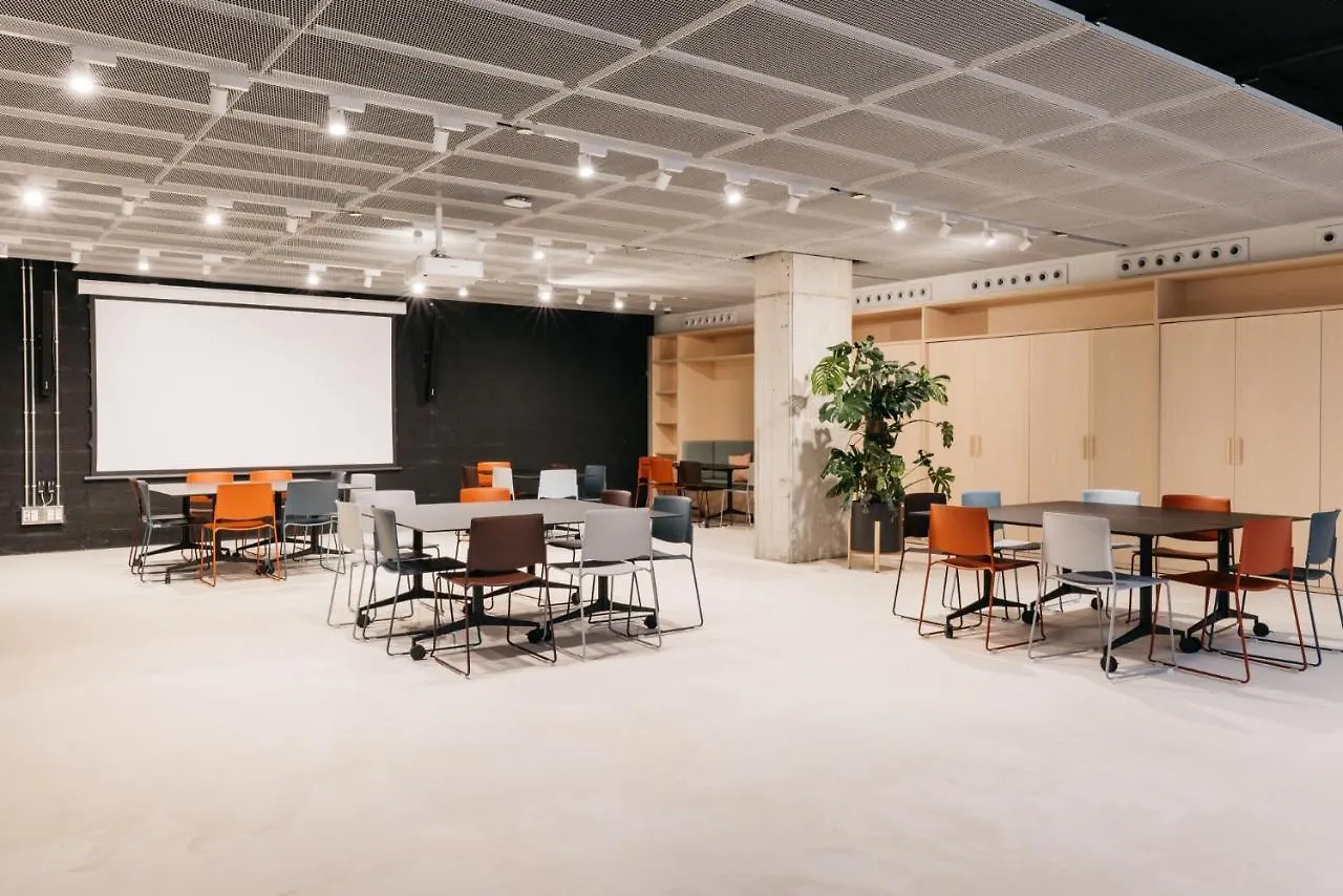 For Students Studying In Barcelona Only - Stunning Spacious Studios And Private Rooms At Pallars Student Accommodation 公寓
