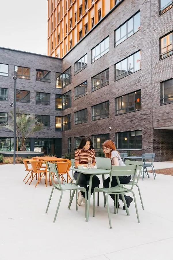 For Students Studying In Barcelona Only - Stunning Spacious Studios And Private Rooms At Pallars Student Accommodation 0*,  西班牙